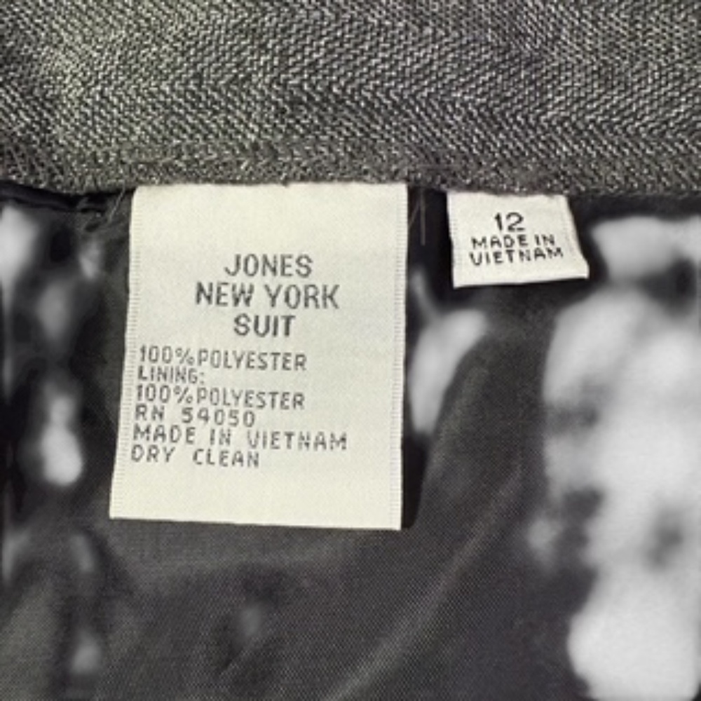 NWT Jones & Co Charcoal 2 pc Fully Lined Single Button Pantsuit Size 12 - Picture 3 of 15